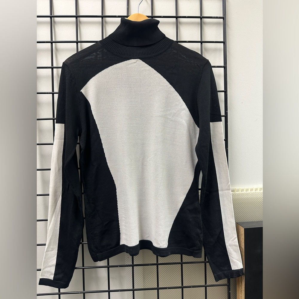 Black & White Graphic Knit Turtleneck Sweater, EUC